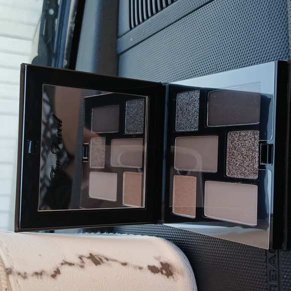 NIB Too Faced Born This Way Cold Smolder Nudes Mini Eyeshadow Palette - 6 shades - Picture 4 of 8